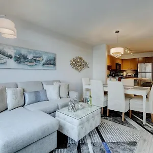 The Astoria Flair Apartment Victoria